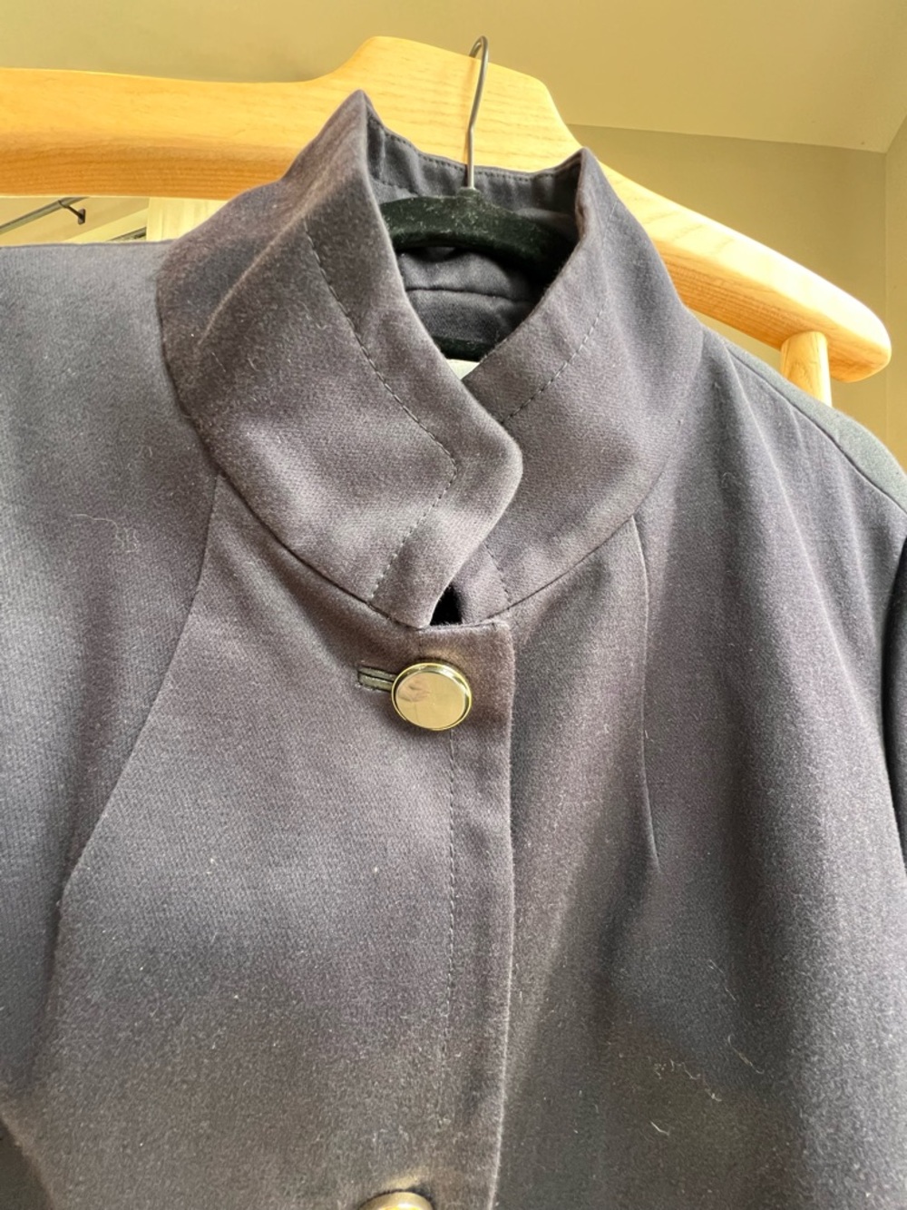Club Monaco Classic Short-Sleeve Funnel Collar Jacket - Navy. Size M - Picture 14 of 14